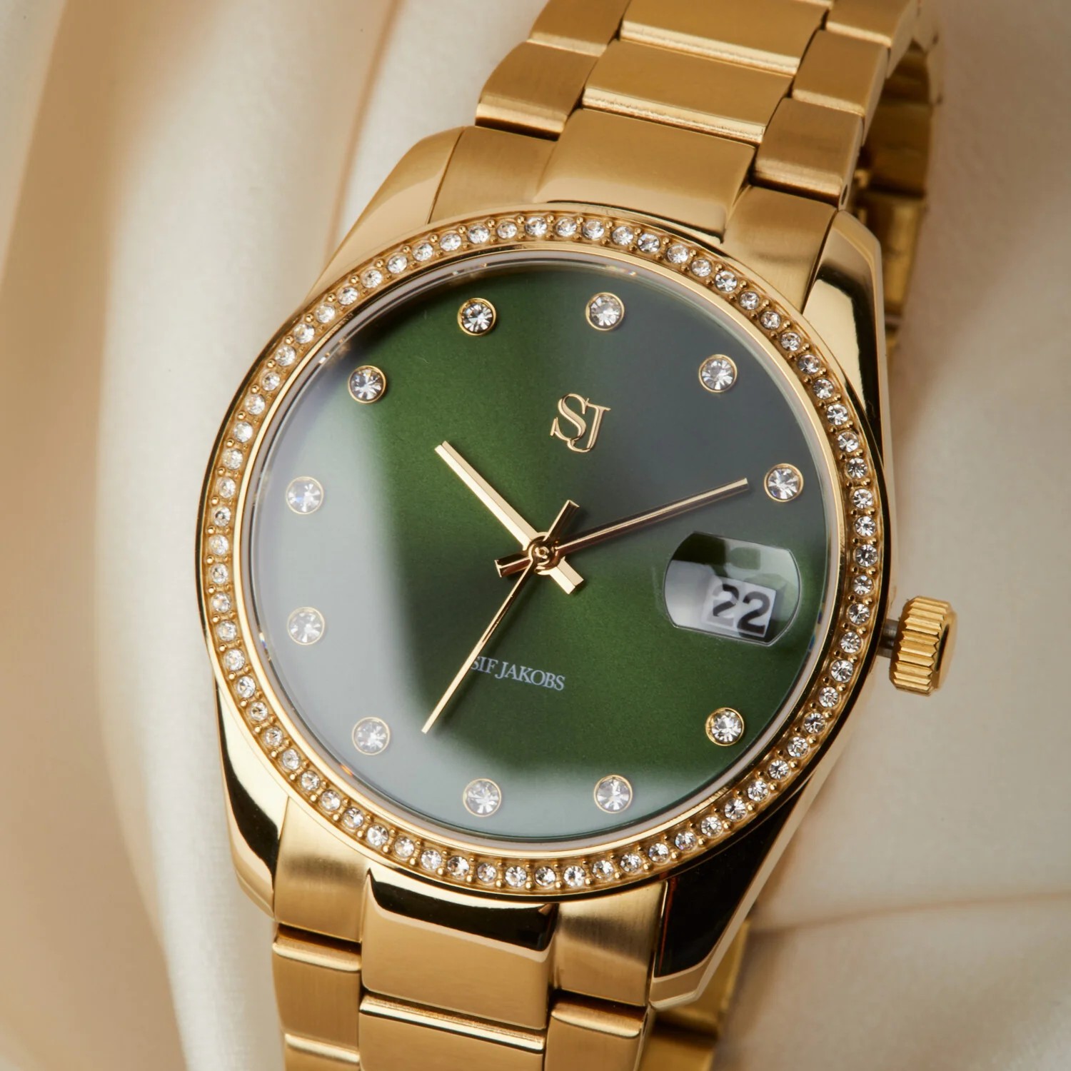 Watch Aurora - Image 9