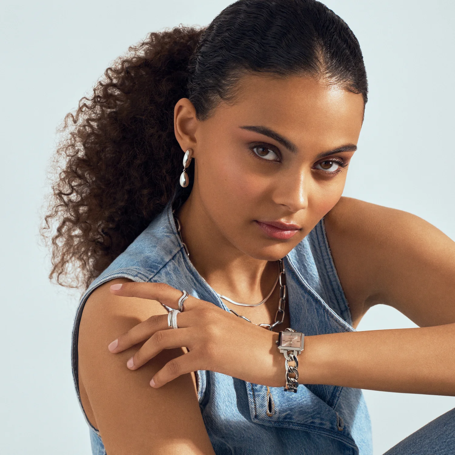 Watch Gisella - Image 8