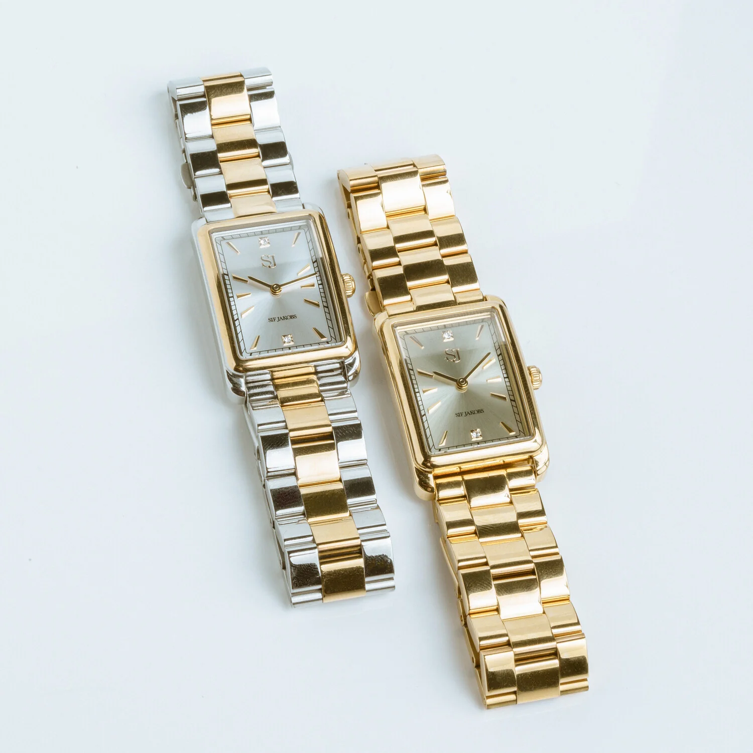 Watch Santina - Image 6
